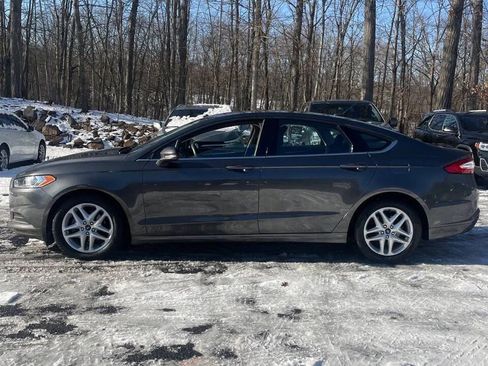 Used 2016 Ford Fusion SE image 48