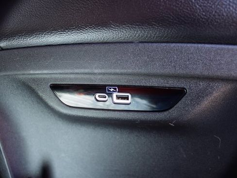 Used 2022 Chrysler Pacifica Touring-L image 15