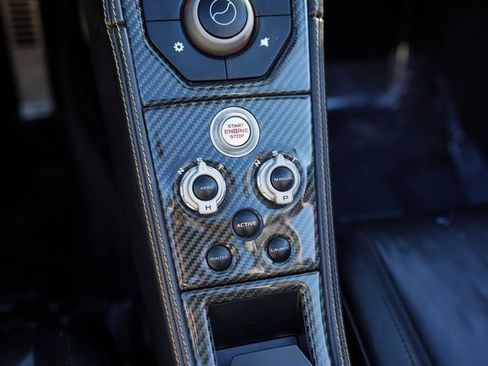 Used 2016 McLaren 650S Spider image 31