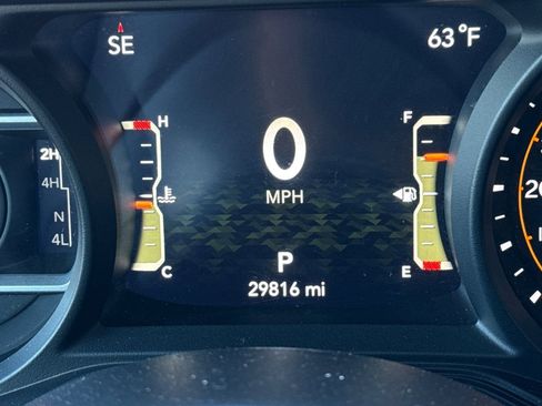 Used 2025 Jeep Wrangler Unlimited Sahara AWD/4WD image 30