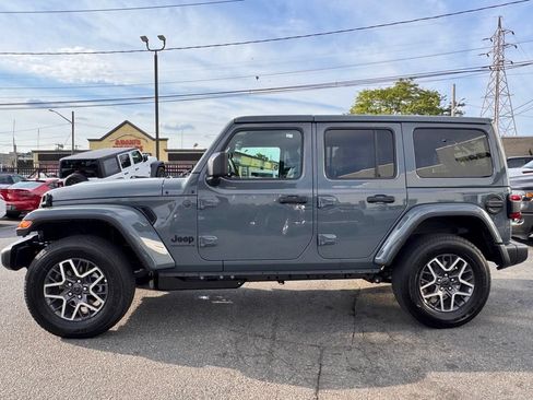 New 2026 Jeep Wrangler Unlimited Sahara w/ Safety Group AWD/4WD image 4