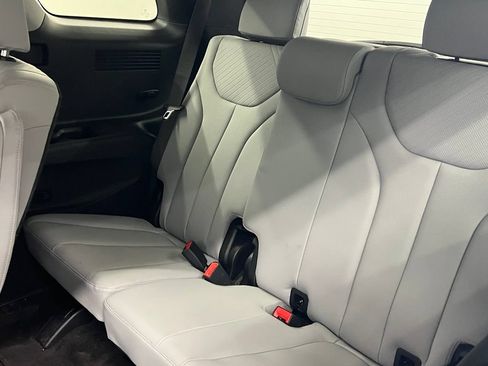 Used 2025 Hyundai Palisade SEL FWD image 13