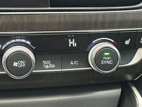 Used 2018 Honda Accord Touring image 29