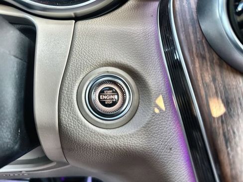 Used 2022 Mercedes-Benz GLC 300 4MATIC image 17