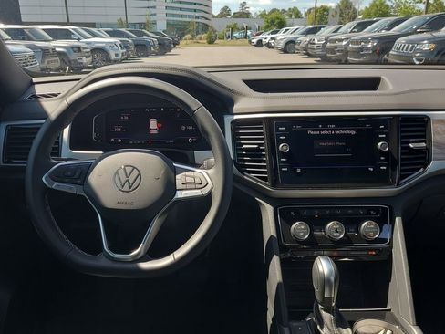 Used 2023 Volkswagen Atlas Cross Sport SE w/ Panoramic Sunroof Package AWD/4WD image 24
