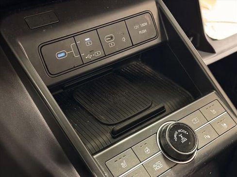 Used 2024 Hyundai Kona Limited image 13