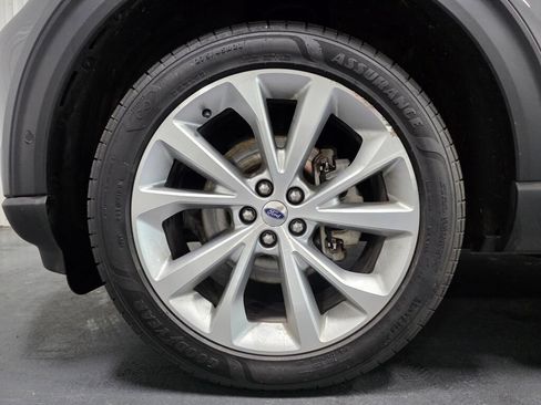Used 2022 Ford Explorer Platinum w/ Equipment Group 601A AWD/4WD image 5