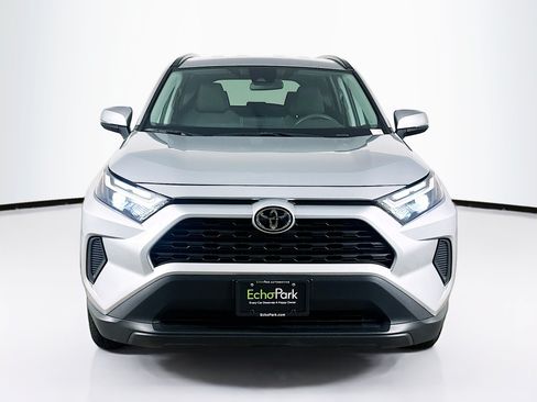 Used 2025 Toyota RAV4 XLE FWD image 2