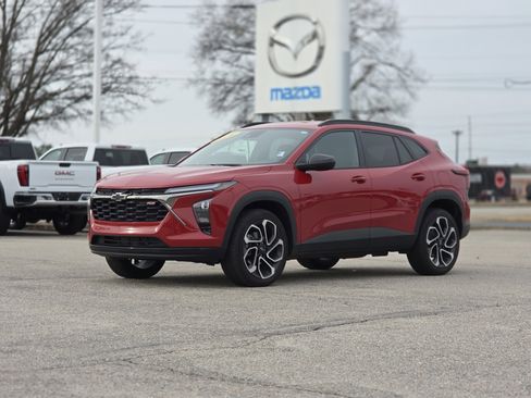 Used 2026 Chevrolet Trax RS w/ Driver Confidence Package image 3