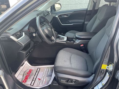 Used 2021 Toyota RAV4 XLE w/ Convenience Package AWD/4WD image 10