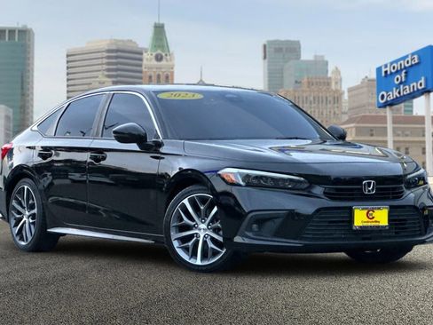 Used 2023 Honda Civic Touring image 2