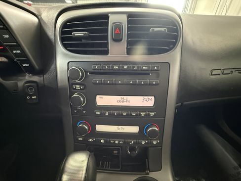 Used 2006 Chevrolet Corvette Coupe w/ Preferred Equipment Group RWD image 20