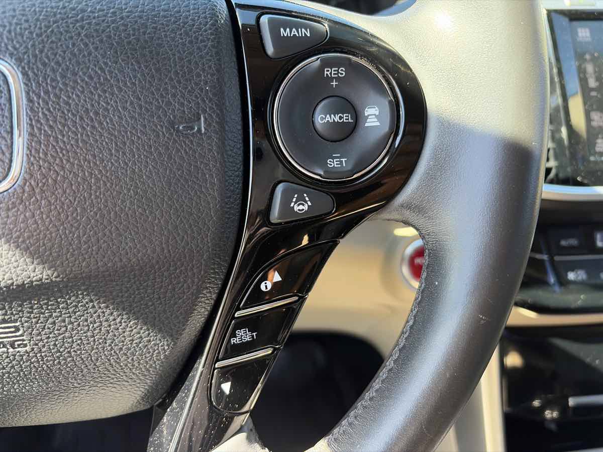 Used 2017 Honda Accord Touring image 38