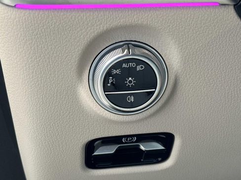 Used 2024 Mercedes-Benz CLE 300 4MATIC Coupe image 22