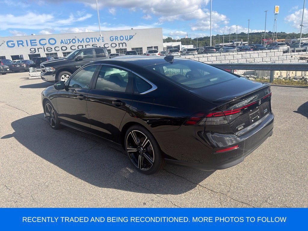 Used 2025 Honda Accord Sport image 4