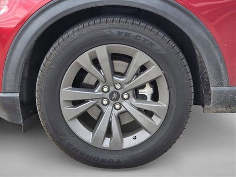 Used 2021 Ford Explorer XLT w/ Equipment Group 202A image 9