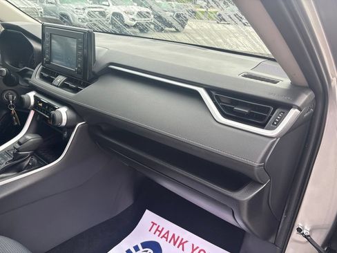 Used 2019 Toyota RAV4 LE w/ All Weather Liner Package AWD/4WD image 27