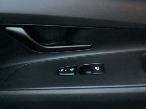 Certified 2025 Hyundai Elantra Sport image 30