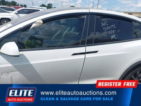 Used 2023 Tesla Model X Plaid image 26