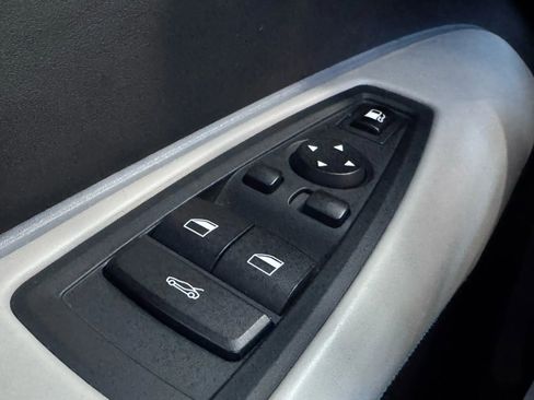 Used 2015 BMW i8 image 19