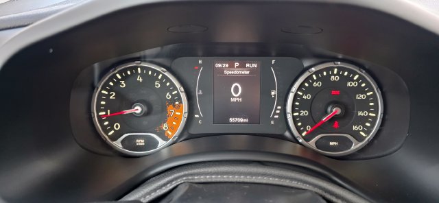 Used 2016 Jeep Renegade Latitude w/ Cold Weather Group AWD/4WD image 17