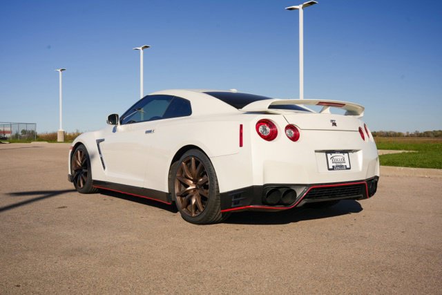 Used 2015 Nissan GT-R Premium AWD/4WD image 5