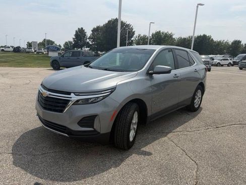 Used 2024 Chevrolet Equinox LT w/ Driver Convenience Package AWD/4WD image 3