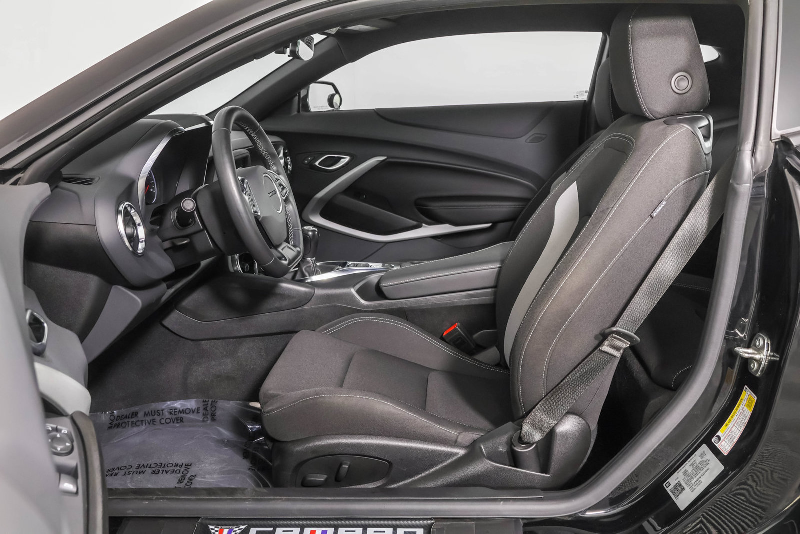 Used 2023 Chevrolet Camaro LT RWD image 7