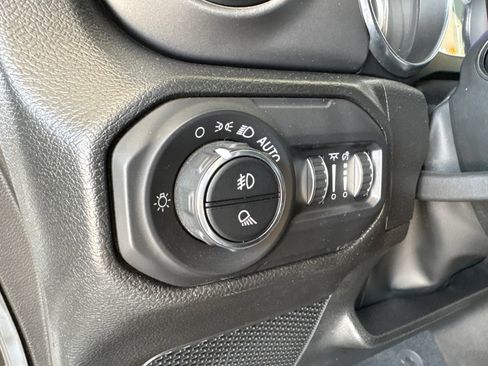 Used 2022 Jeep Gladiator Sport AWD/4WD image 12