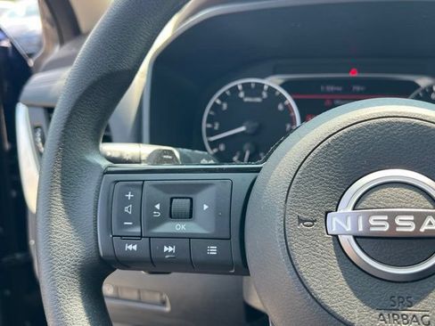 Used 2023 Nissan Rogue SV FWD image 22