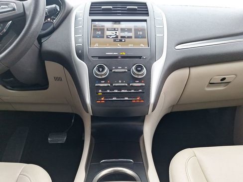 Used 2018 Lincoln MKC Premiere image 17