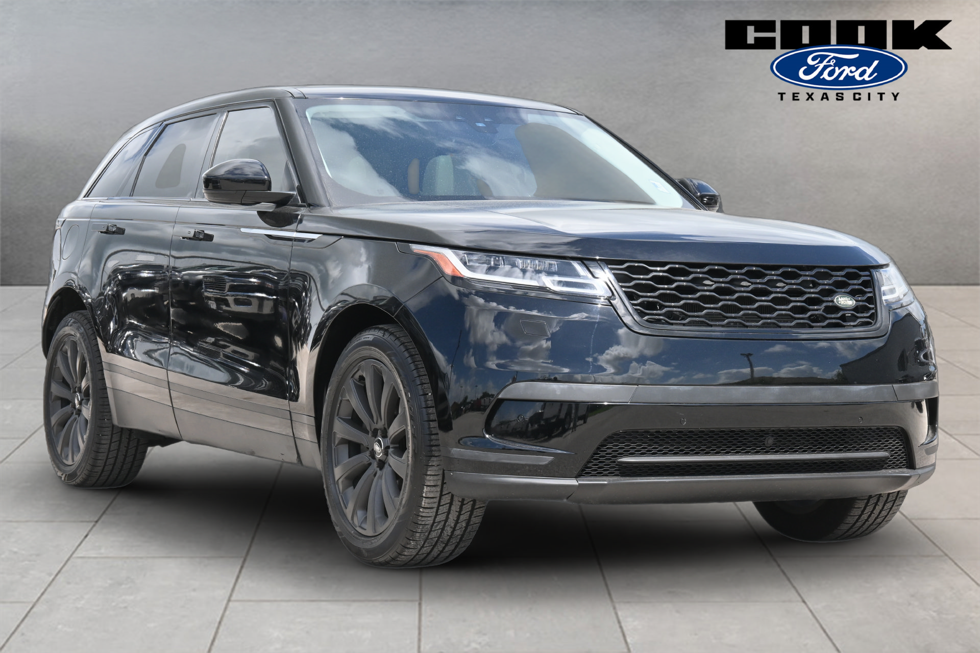 Used 2020 Land Rover Range Rover Velar S AWD/4WD image 2