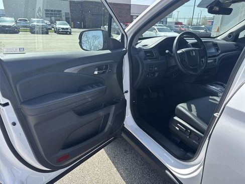 Used 2023 Honda Ridgeline RTL image 2