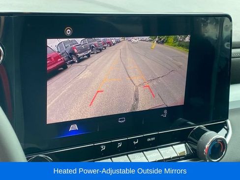 Used 2024 Chevrolet Colorado LT w/ LT Convenience Package AWD/4WD image 11