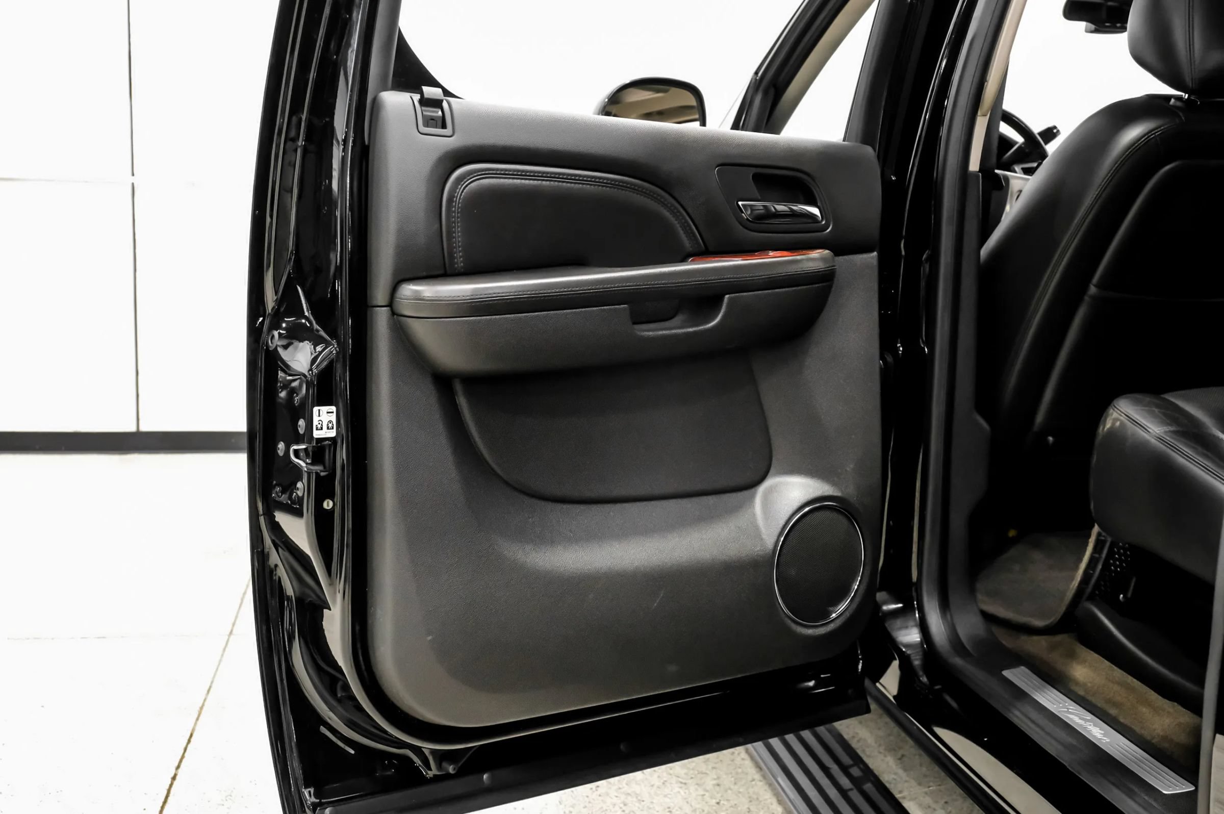 Used 2012 Cadillac Escalade EXT Premium AWD/4WD image 50