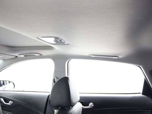 Used 2022 Hyundai Kona Limited image 23