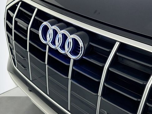 Used 2023 Audi Q5 2.0T Premium image 12