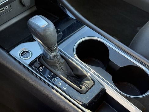 Used 2024 Nissan Altima 2.5 SV image 19