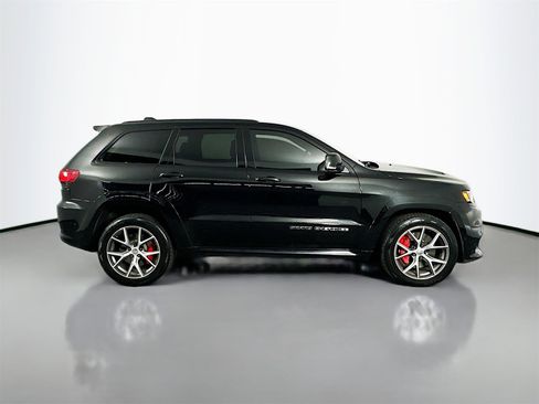 Used 2017 Jeep Grand Cherokee SRT image 8