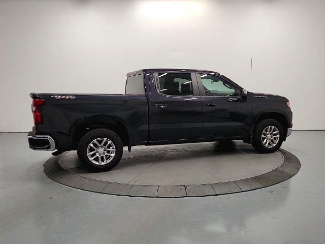 Used 2023 Chevrolet Silverado 1500 LT AWD/4WD image 9