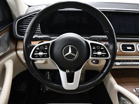 Certified 2021 Mercedes-Benz GLS 580 4MATIC image 9
