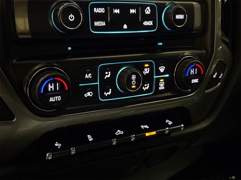 Used 2018 Chevrolet Silverado 1500 LT w/ All Star Edition image 16