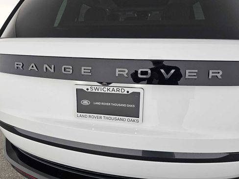 New 2025 Land Rover Range Rover SE image 13