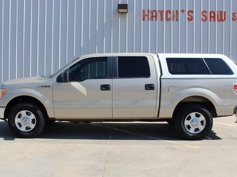 Used 2010 Ford F150 XLT image 2