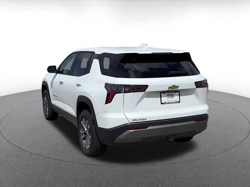 Used 2025 Chevrolet Equinox LT FWD image 9