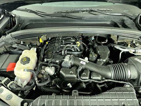 Used 2023 Jeep Grand Cherokee Altitude AWD/4WD image 37