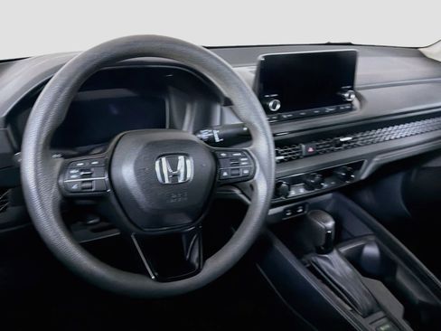 Used 2023 Honda Accord EX image 17