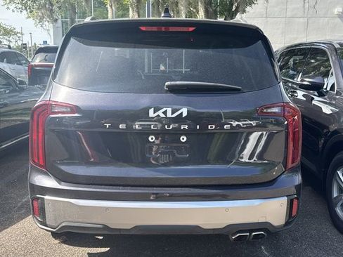 Used 2025 Kia Telluride S FWD image 11
