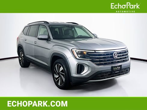 Used 2025 Volkswagen Atlas SE image 1