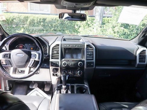 Used 2018 Ford F150 Platinum w/ Equipment Group 701A Luxury image 24